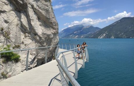 Lago di Garda con i bambini: ciclabile sul lago
