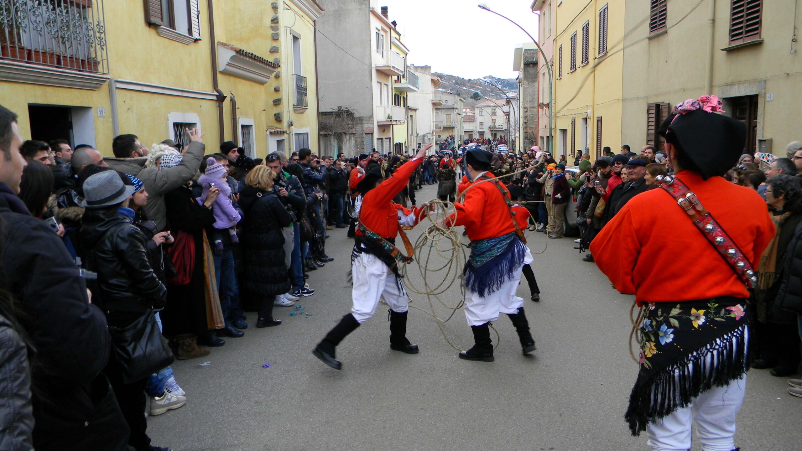 Carnevale in Sardegna tra magia e tradizione la sfilata a Mamoiada