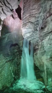 Lago di Garda con i bambini: Parco Grotta Cascata del Varone - Cascata inferiore