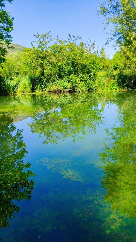 Canoa sul Tirino, il fondale