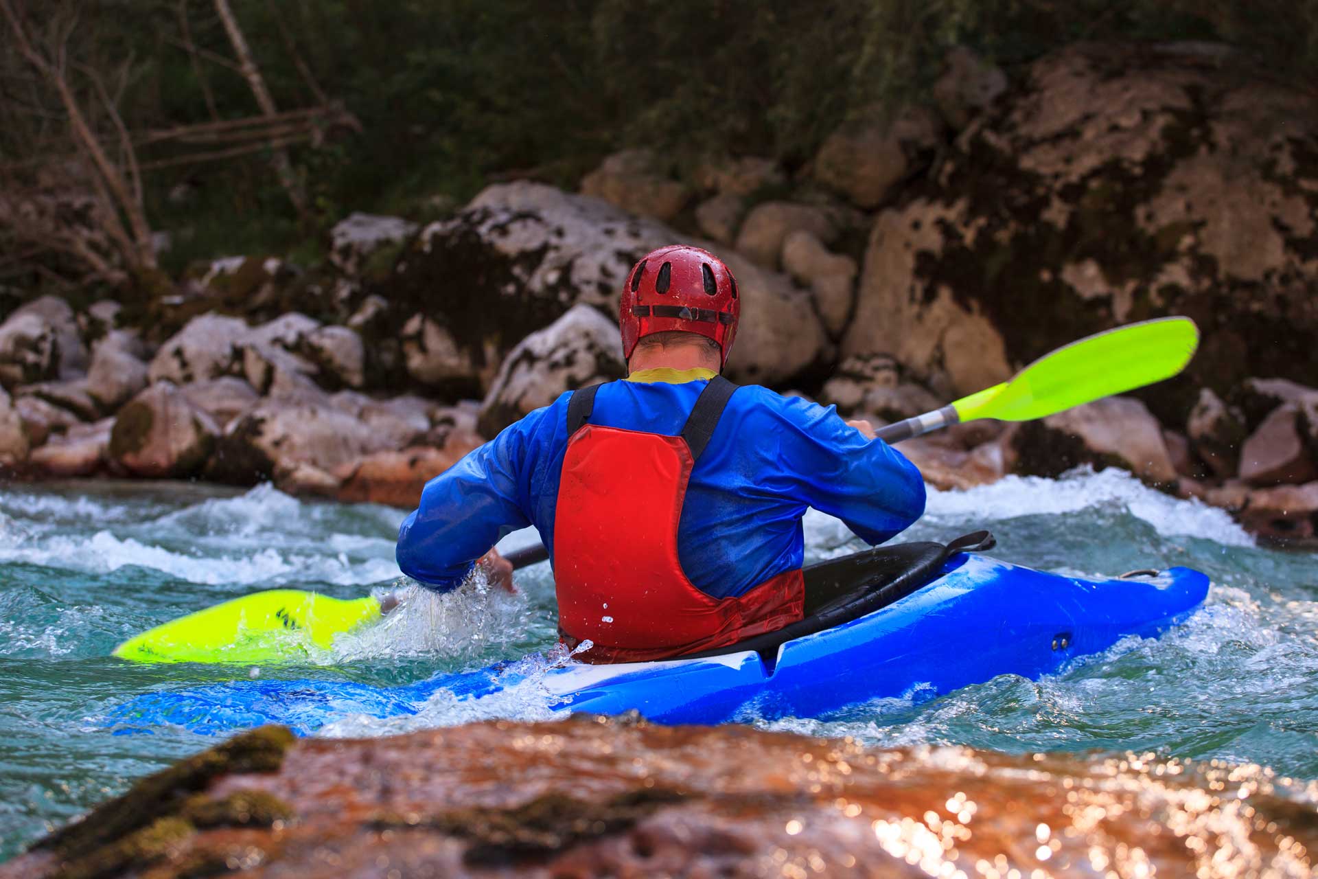 Rafting in Famiglia: Emozioni Forti sul Fiume Lao!