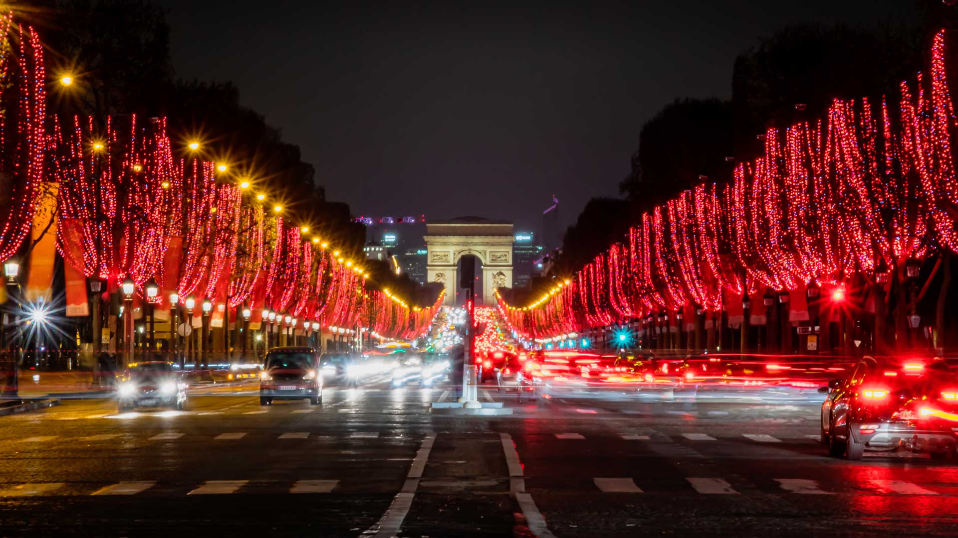 Perché Parigi è conosciuta come “La Città delle Luci”?