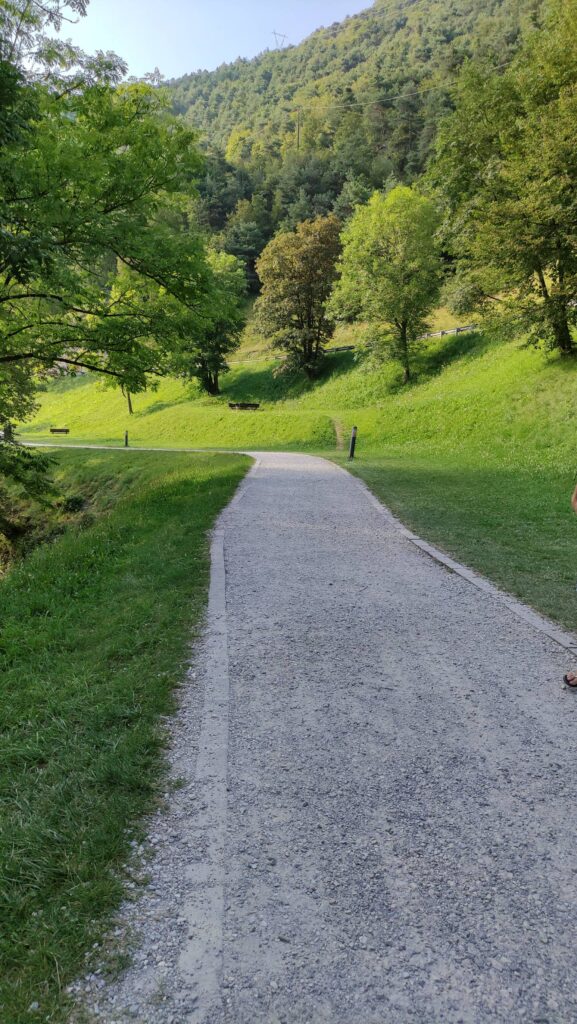 Lago-Ledro-ciclopedonale