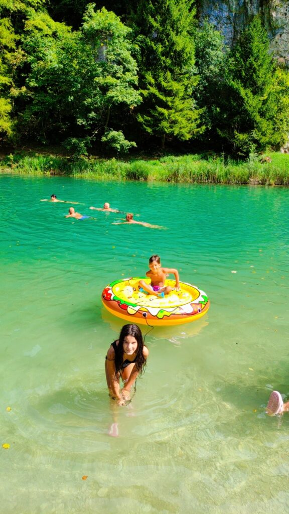 Lago di Lamar e le acque smeraldo