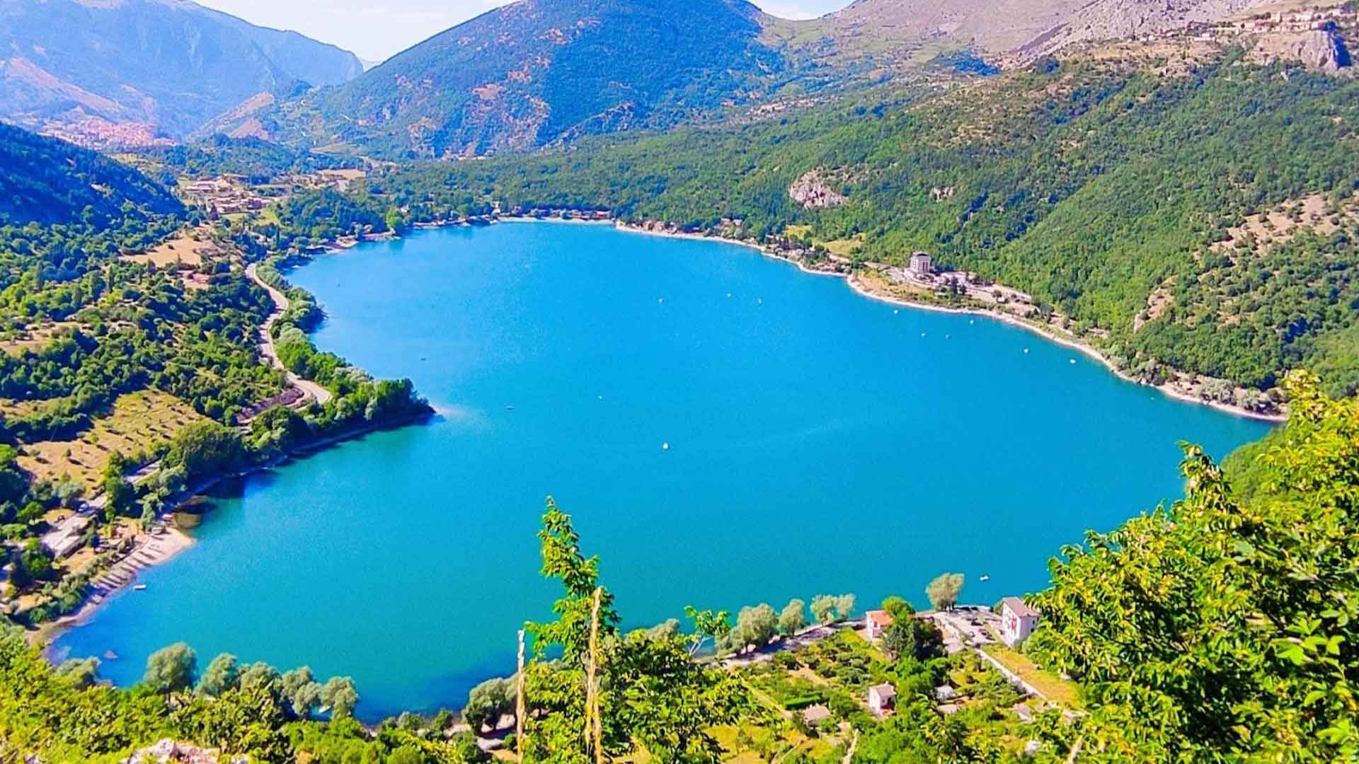 LAGO DI SCANNO: IL LAGO A FORMA DI CUORE