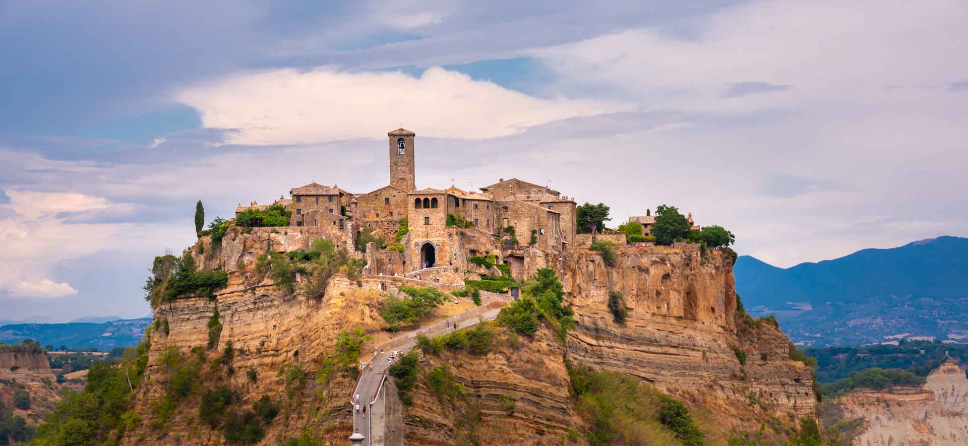 Il Fantastico Borgo di Civita di Bagnoregio: La Città che Muore