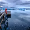 pontile su mare ghiacciato